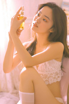 嫩草香蕉水蜜桃
